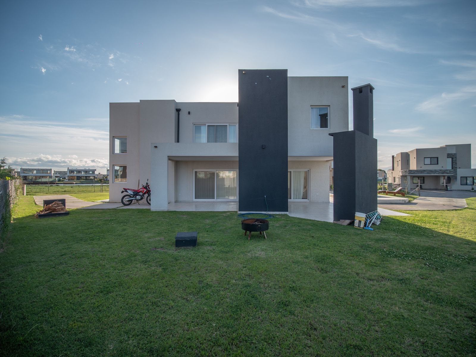 Casa en 2 plantas con piscina